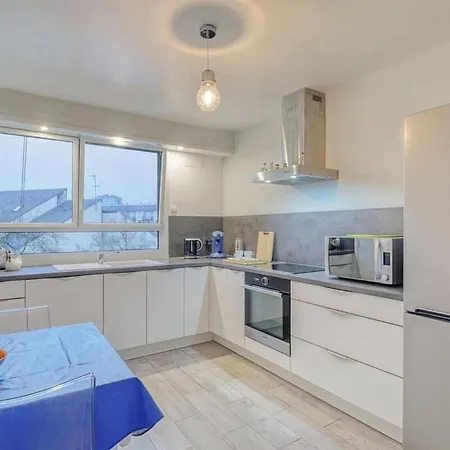 Apartment Le Fougeres - 2 Chambres, Garage Prive *